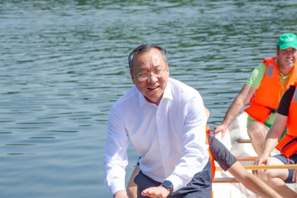 ninbo412426C8AE-3DF2-96BC-5C20-265BB42DCF38.jpg